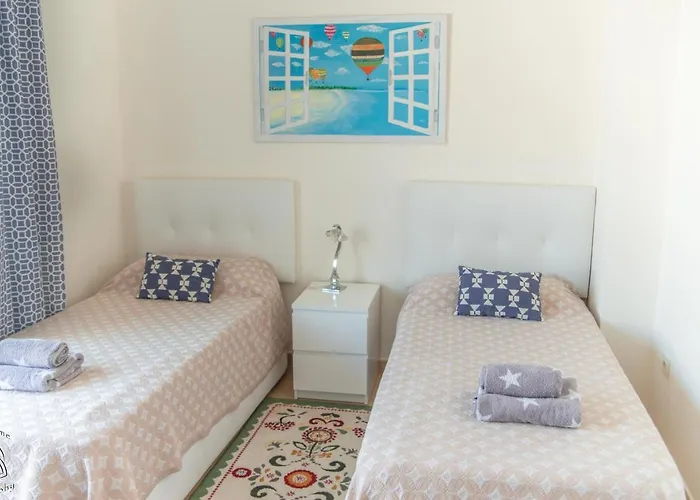 Townhouse Oasis Fanabe With 3 Bedrooms And Ac, Mir150 *